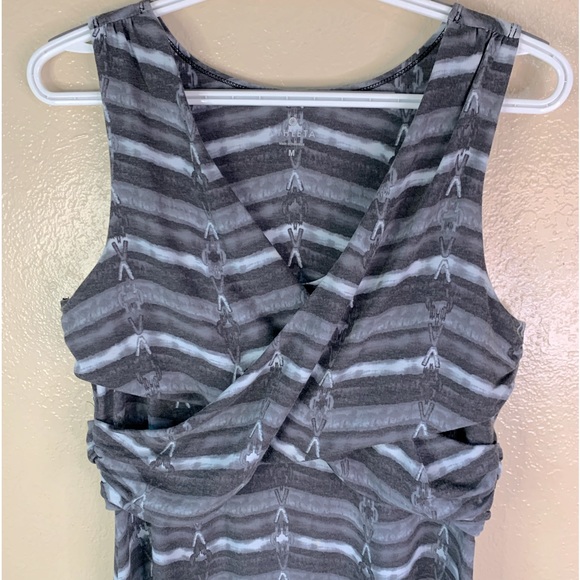 Athleta Adrianna Gray Criss Cross Front Athletic Dress Size M - Picture 4 of 9